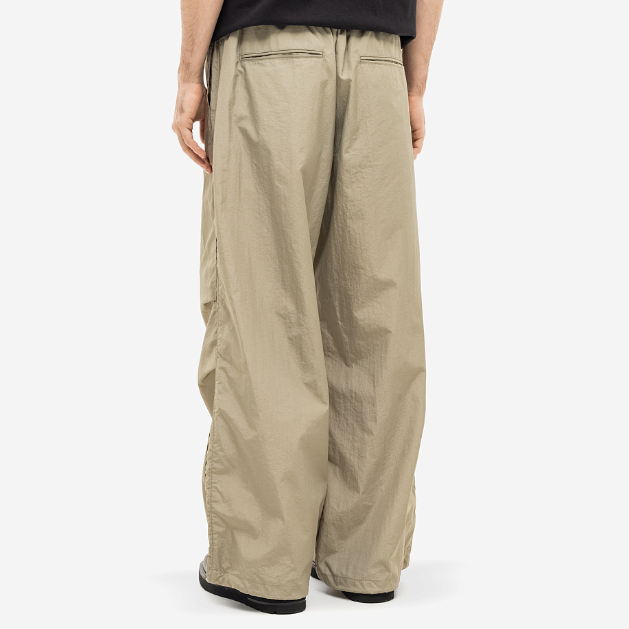 Брюки SSSTEIN NYLON TWILL CARGO EASY TROUSERS BEIGE - 3 фото Брюки SSSTEIN NYLON TWILL CARGO EASY TROUSERS в интернет магазине Peakwww.peakstore.ru - 3 фото
