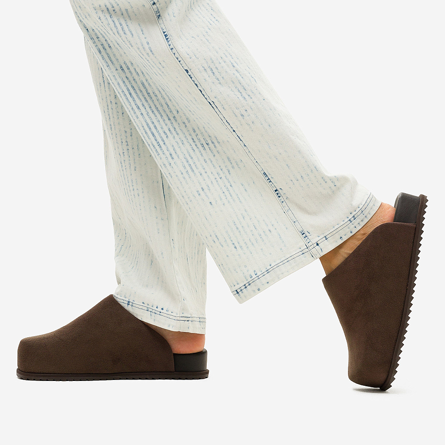 Сабо YUME YUME TRUCK SLIDE VEGAN LEATHER CHOCOLATE SUEDE - 3 фото Сабо YUME YUME TRUCK SLIDE VEGAN LEATHER в интернет магазине Peakwww.peakstore.ru - 3 фото