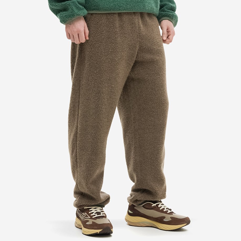 Спортивные брюки THISISNEVERTHAT GORETEX WINDSTOPPER WOOL FLEECE PANT MUD - 2 фото Спортивные брюки THISISNEVERTHAT GORETEX WINDSTOPPER WOOL FLEECE PANT в интернет магазине Peakwww.peakstore.ru - 2 фото