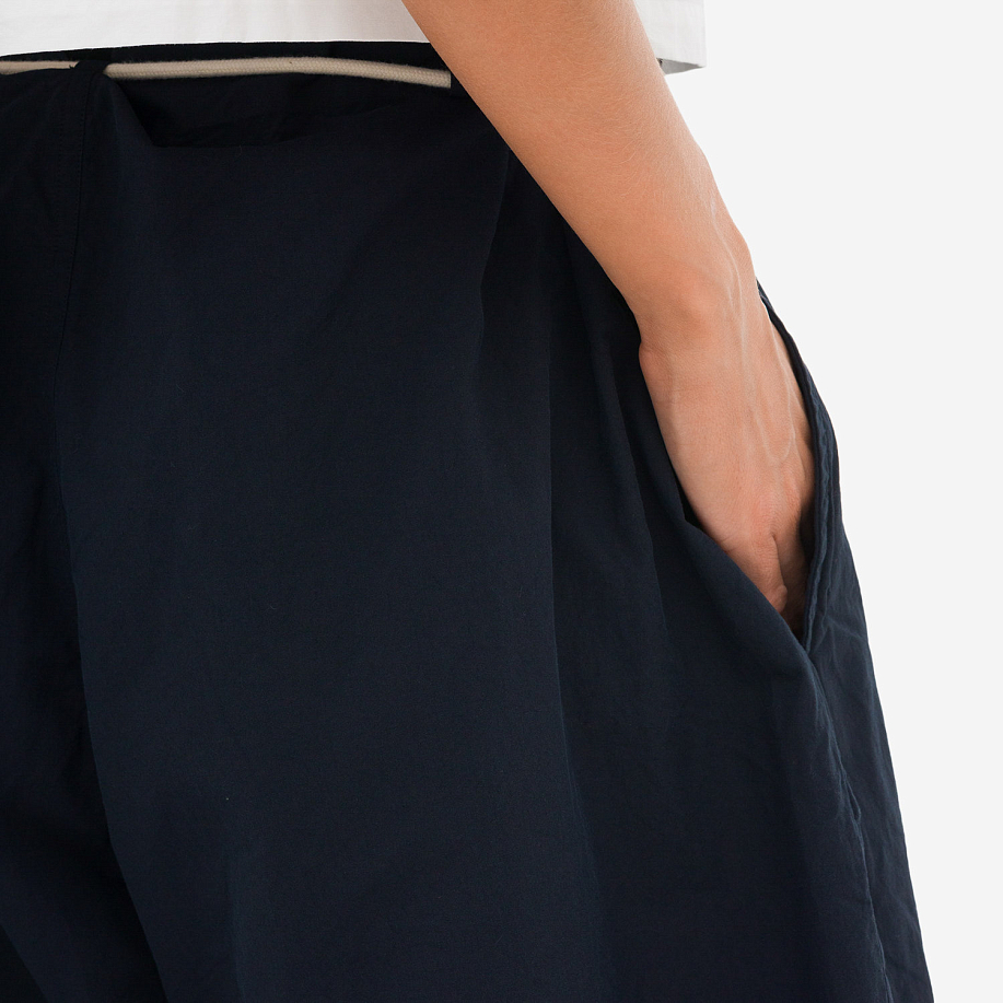 Брюки SONO TUCKER TROUSERS  - 11 фото Брюки SONO TUCKER TROUSERS в интернет магазине Peakwww.peakstore.ru - 11 фото