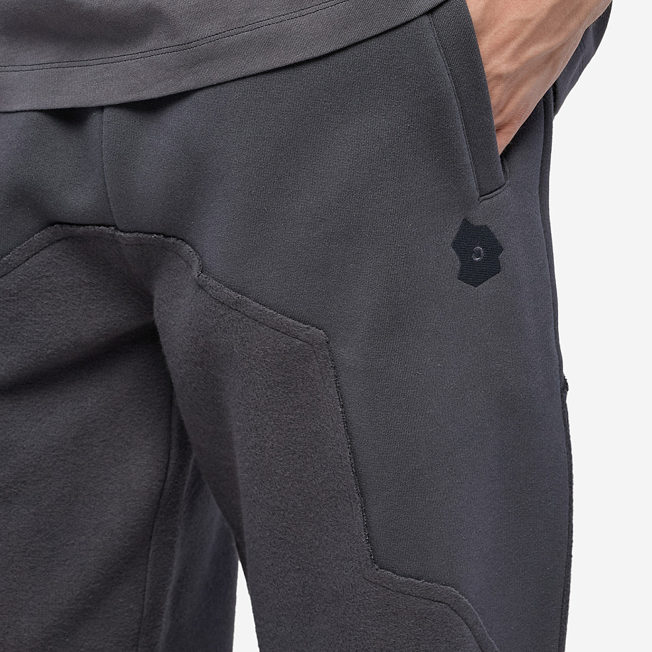 Спортивные брюки OBJECTS IV LIFE THOUGHT BUBBLE PANELLED JOGGER - 6 фото Спортивные брюки OBJECTS IV LIFE THOUGHT BUBBLE PANELLED JOGGER в интернет магазине Peakwww.peakstore.ru - 6 фото
