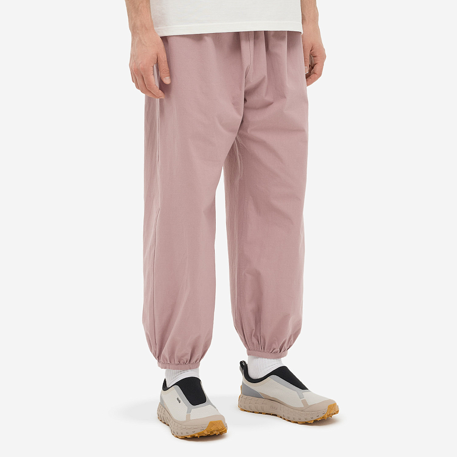 Спортивные брюки XENIA TELUNTS GATHERED CUFF JOGGER PANT - 4 фото Спортивные брюки XENIA TELUNTS GATHERED CUFF JOGGER PANT в интернет магазине Peakwww.peakstore.ru - 4 фото