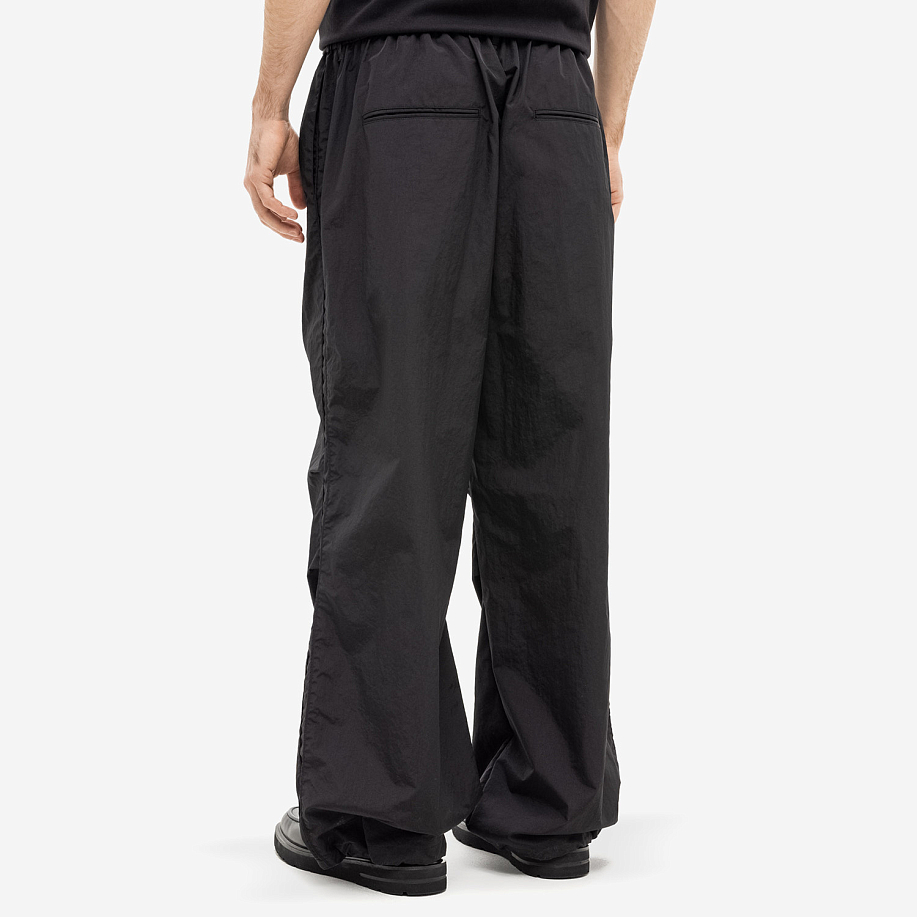 Брюки SSSTEIN NYLON TWILL CARGO EASY TROUSERS - 25 фото Брюки SSSTEIN NYLON TWILL CARGO EASY TROUSERS в интернет магазине Peakwww.peakstore.ru - 25 фото