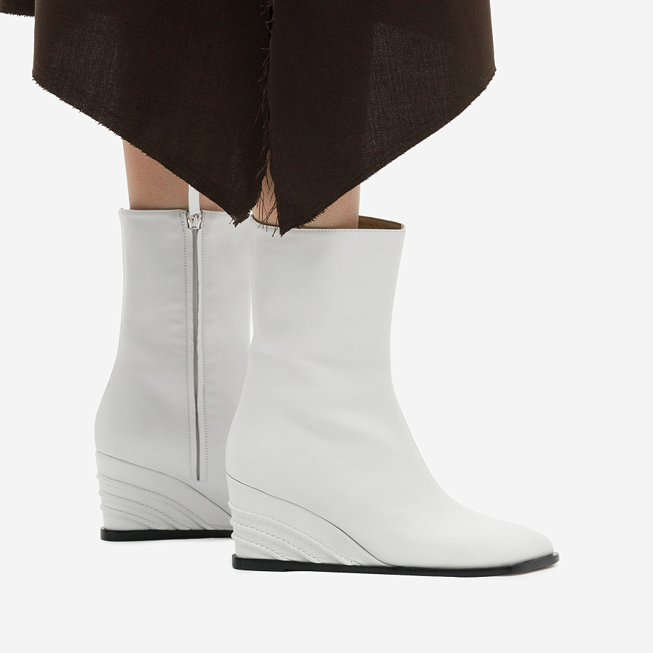 Сапоги Niccolo Pasqualetti OBLIQUA ANKLE WEDGE BOOTS - 8 фото Сапоги Niccolo Pasqualetti OBLIQUA ANKLE WEDGE BOOTS в интернет магазине Peakwww.peakstore.ru - 8 фото